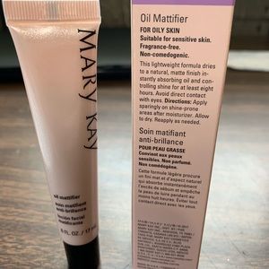 Mary Kay’s oil mattifier